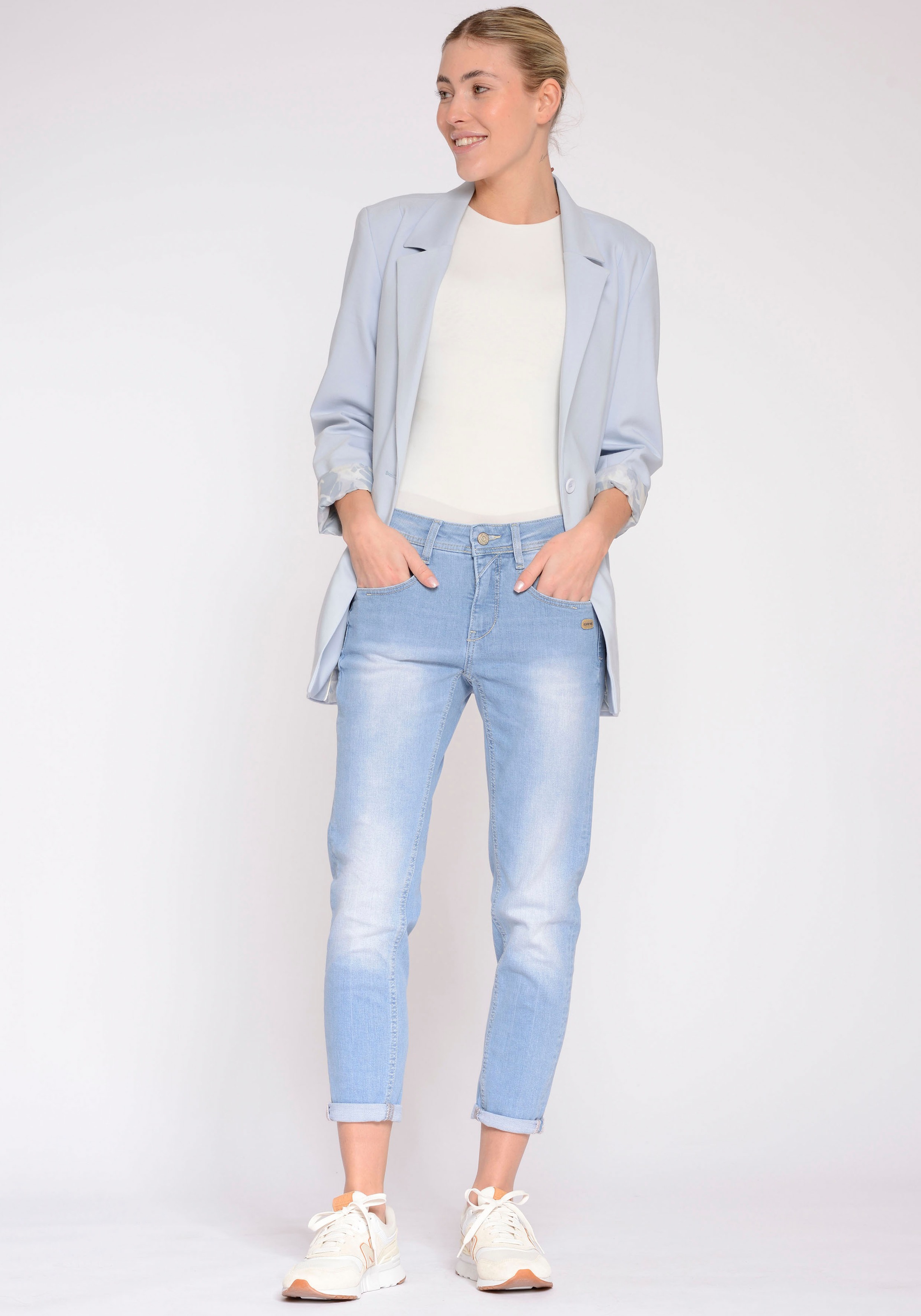 GANG Relax-fit-Jeans »94AMELIE CROPPED«, mit Abriebeffekten