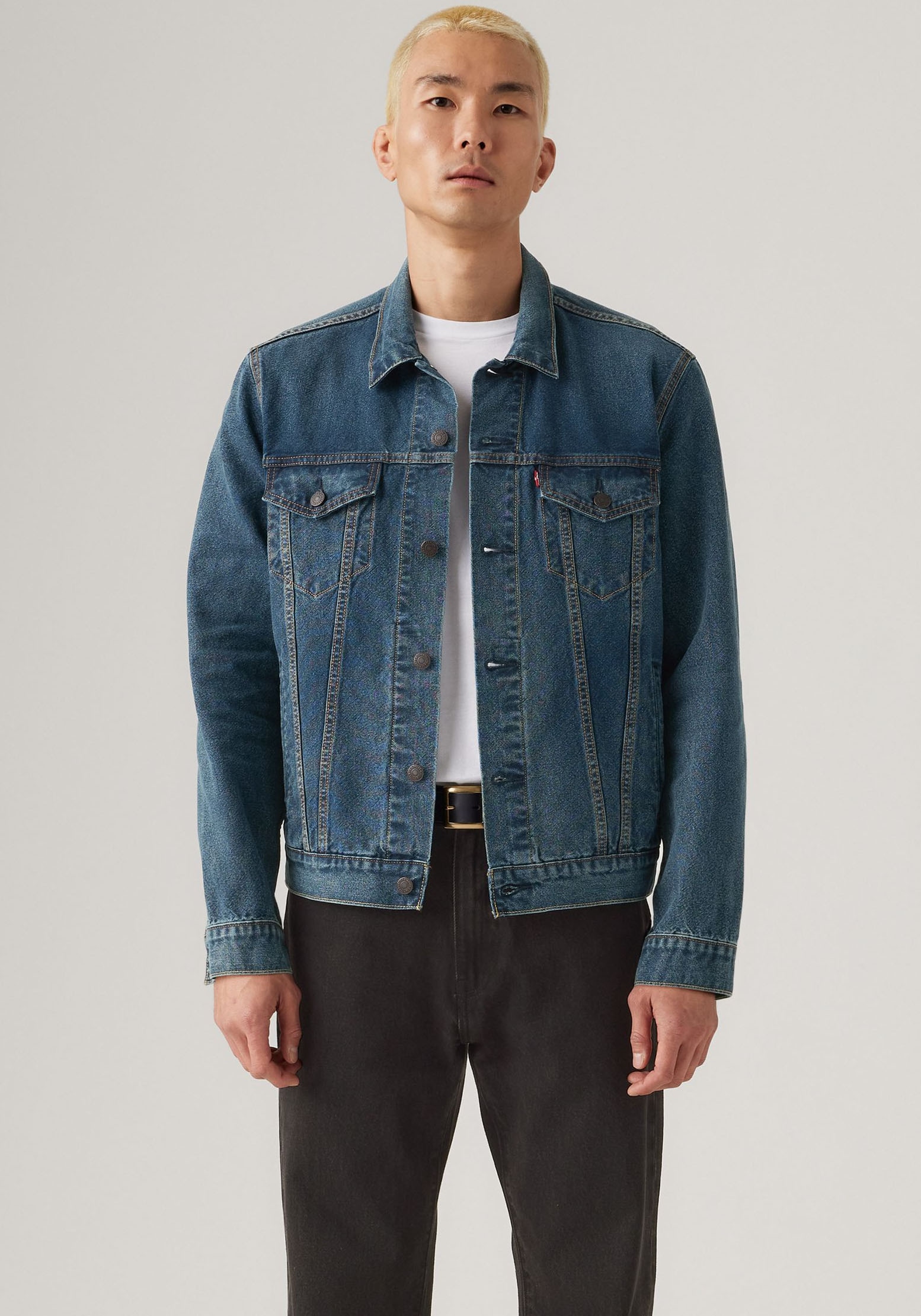 Levi's® Jeansjacke »VINTAGE FIT TRUCKER JKT« ohne Kapuze mit Knopfleiste