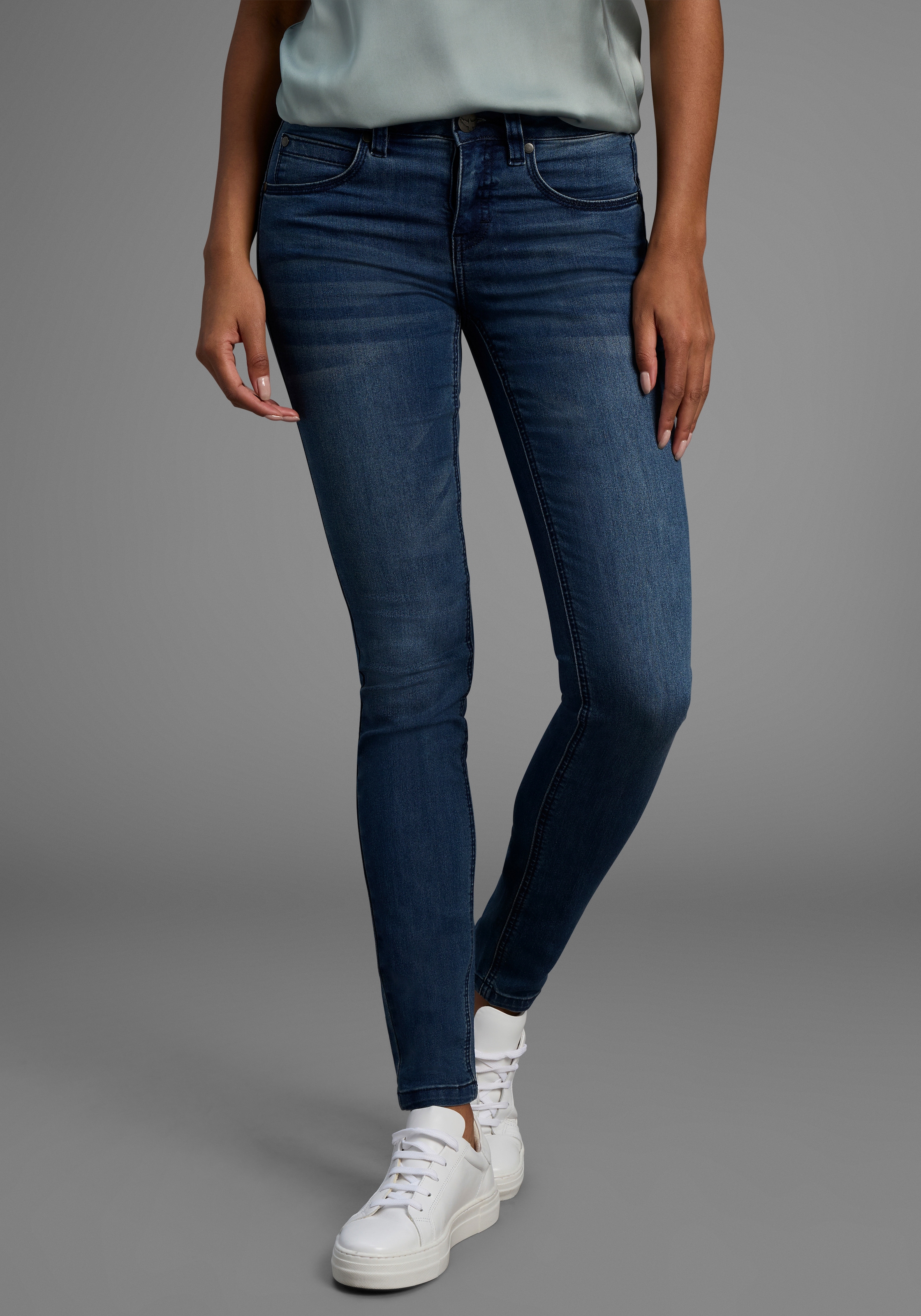 Arizona Skinny-fit-Jeans »Shaping« skinny Passform, normale Leibhöhe, in Stretch-Qualität, Used-Look