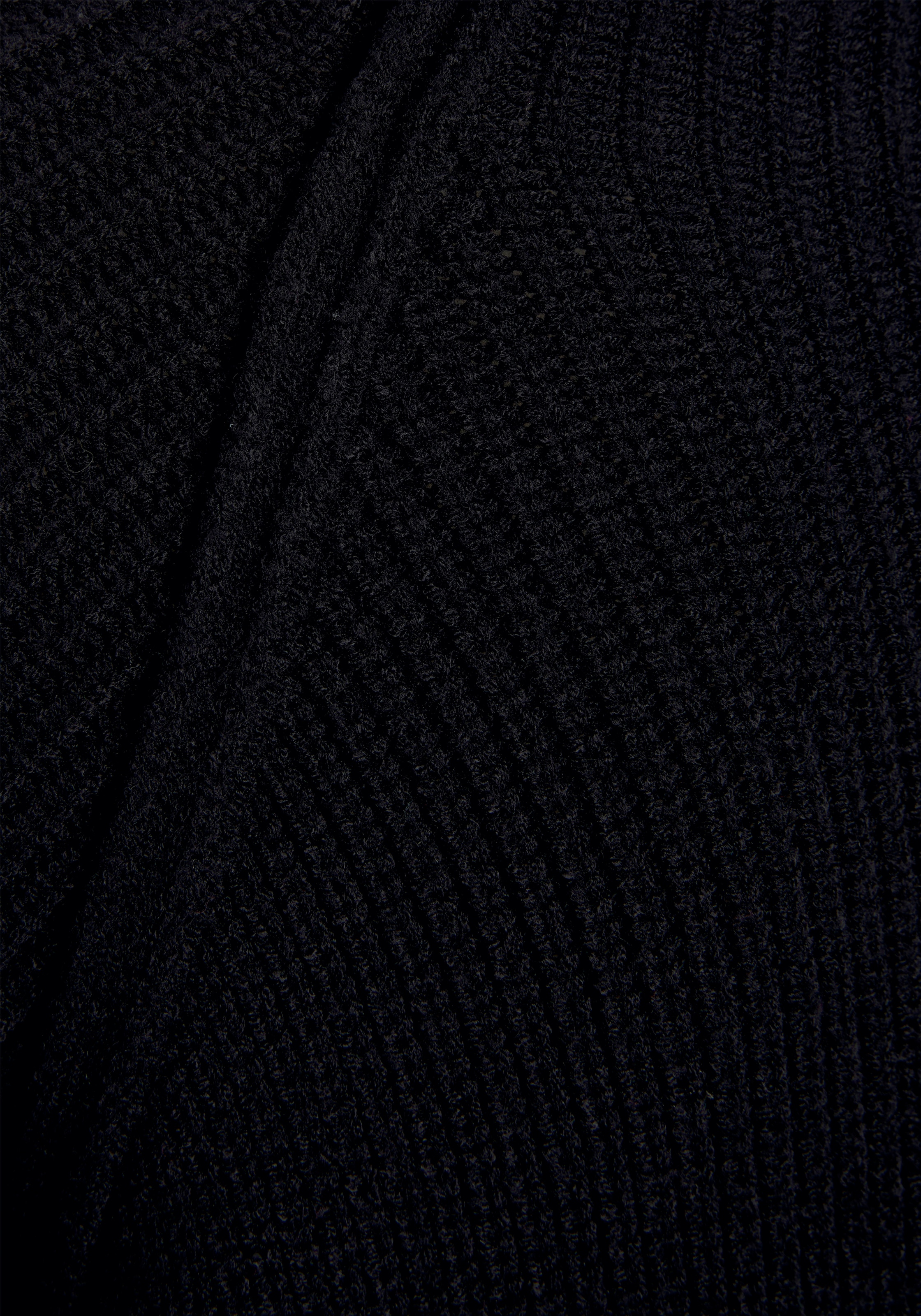 LASCANA Stehkragenpullover, mit Herzchendetails, lockerer Strickpullover