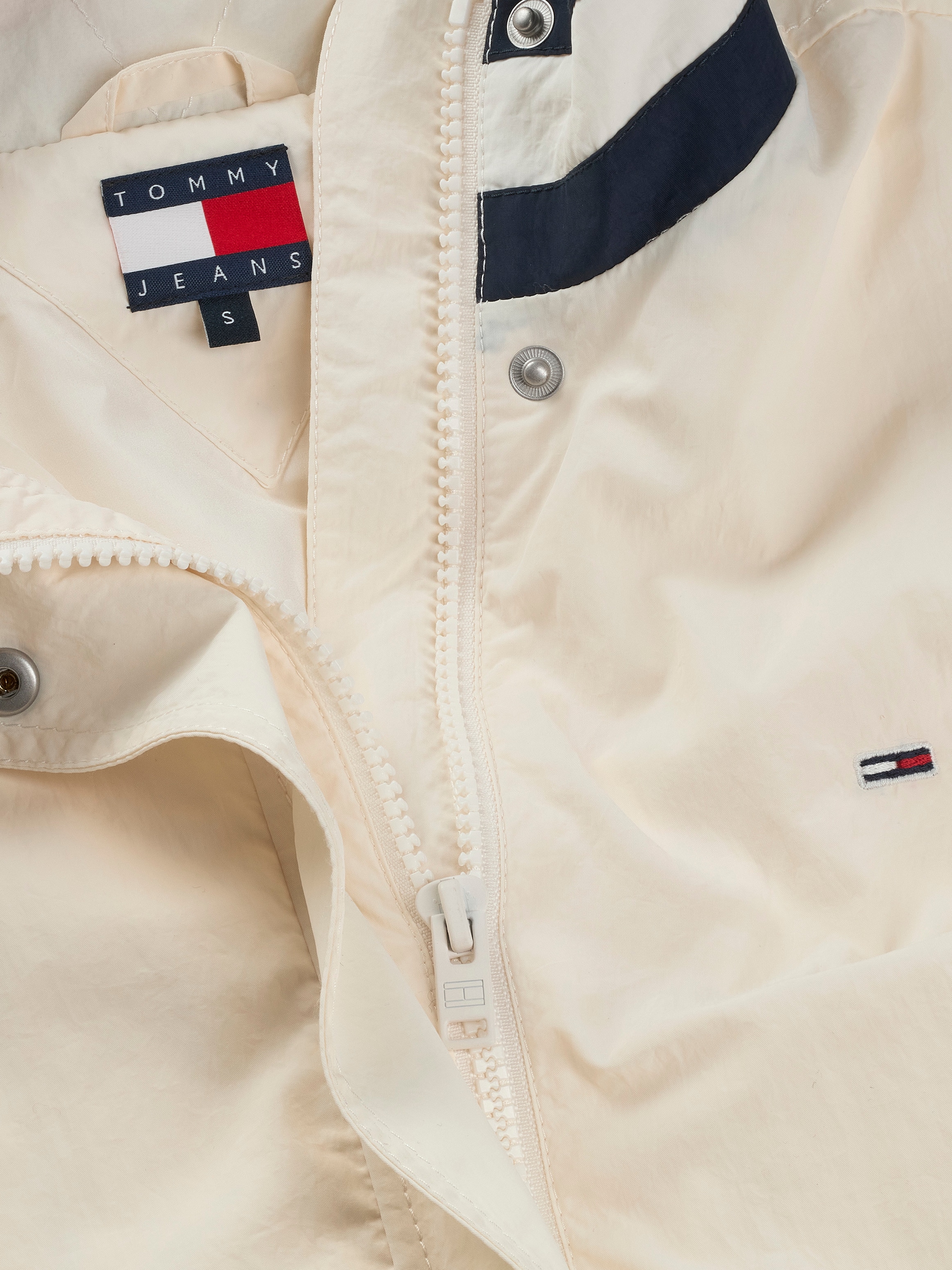 Tommy Jeans Windbreaker »TJW ESSENTIAL JACKET EXT«, mit kontrastfarbenem Einsatz