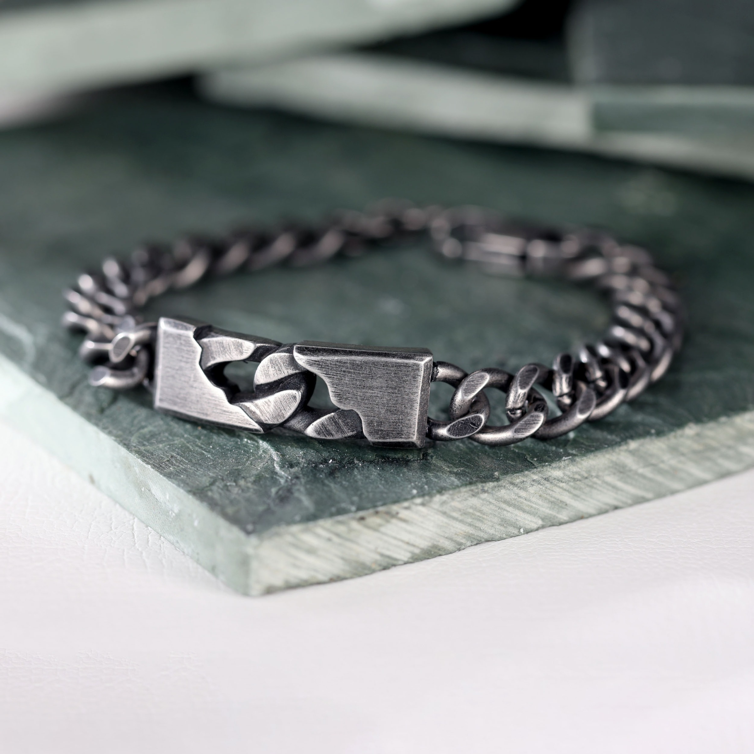 Firetti Armband »Schmuck Geschenk Edelstahl Armschmuck Armkette Panzerkette Vintage«