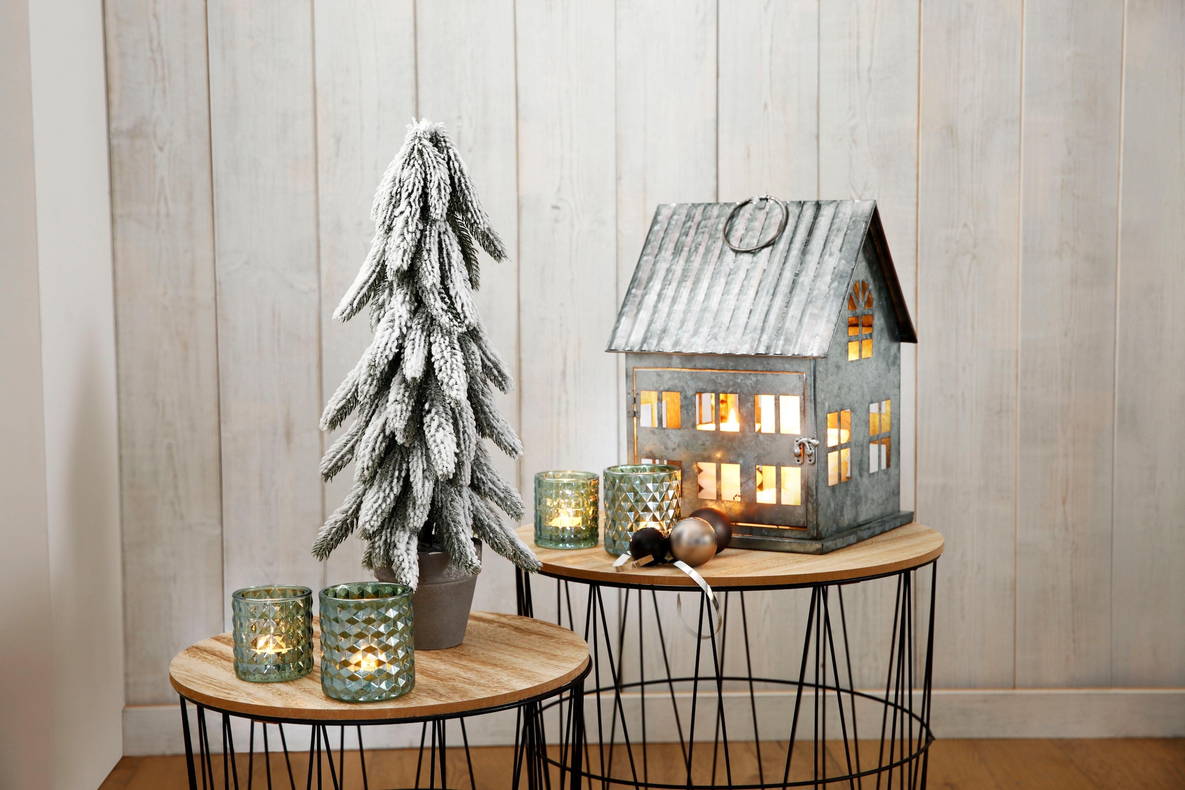 Christbaum, im kaufen Tannenbaum«, online Künstlicher Schnee dekorativem mit deco Weihnachtsbaum künstlicher Creativ Jelmoli-Versand »Weihnachtsdeko, | Topf