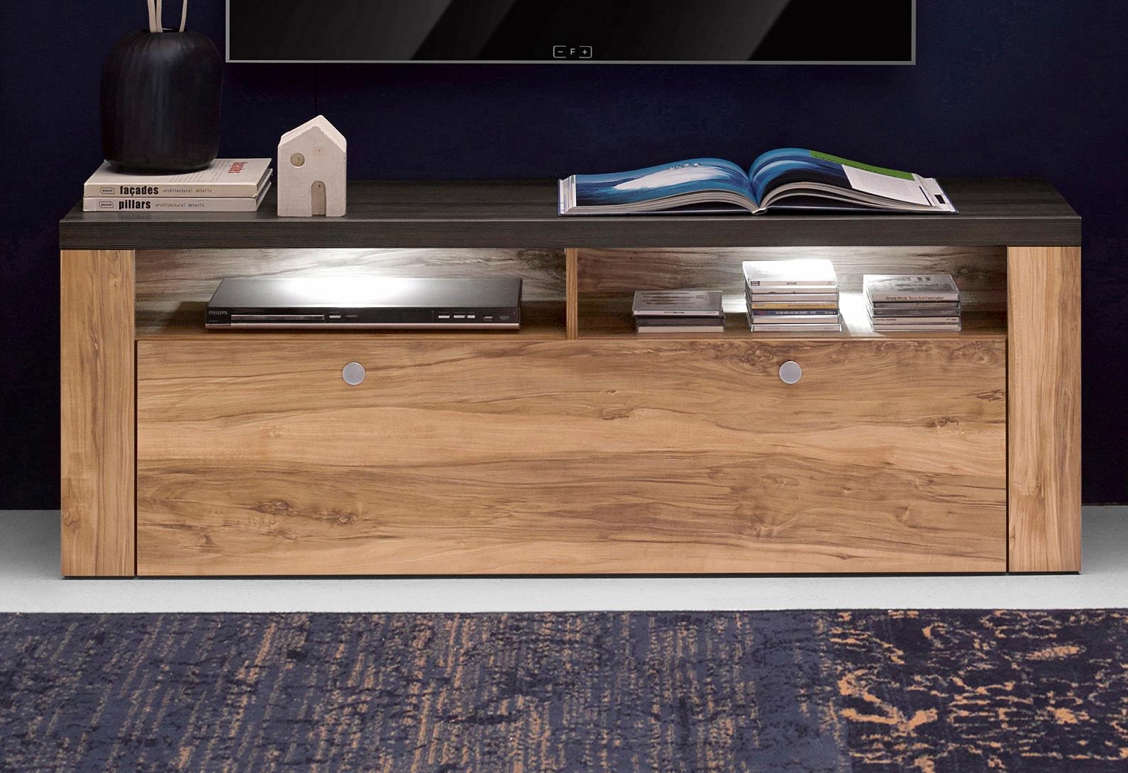 Home affaire Lowboard »Larona, zeitloses TV Board mit 1 Klappe und 2 offenen Fächern«, Breite 140 cm, Fernsehbank, viel Stauraum, dekorative Rahmenoptik