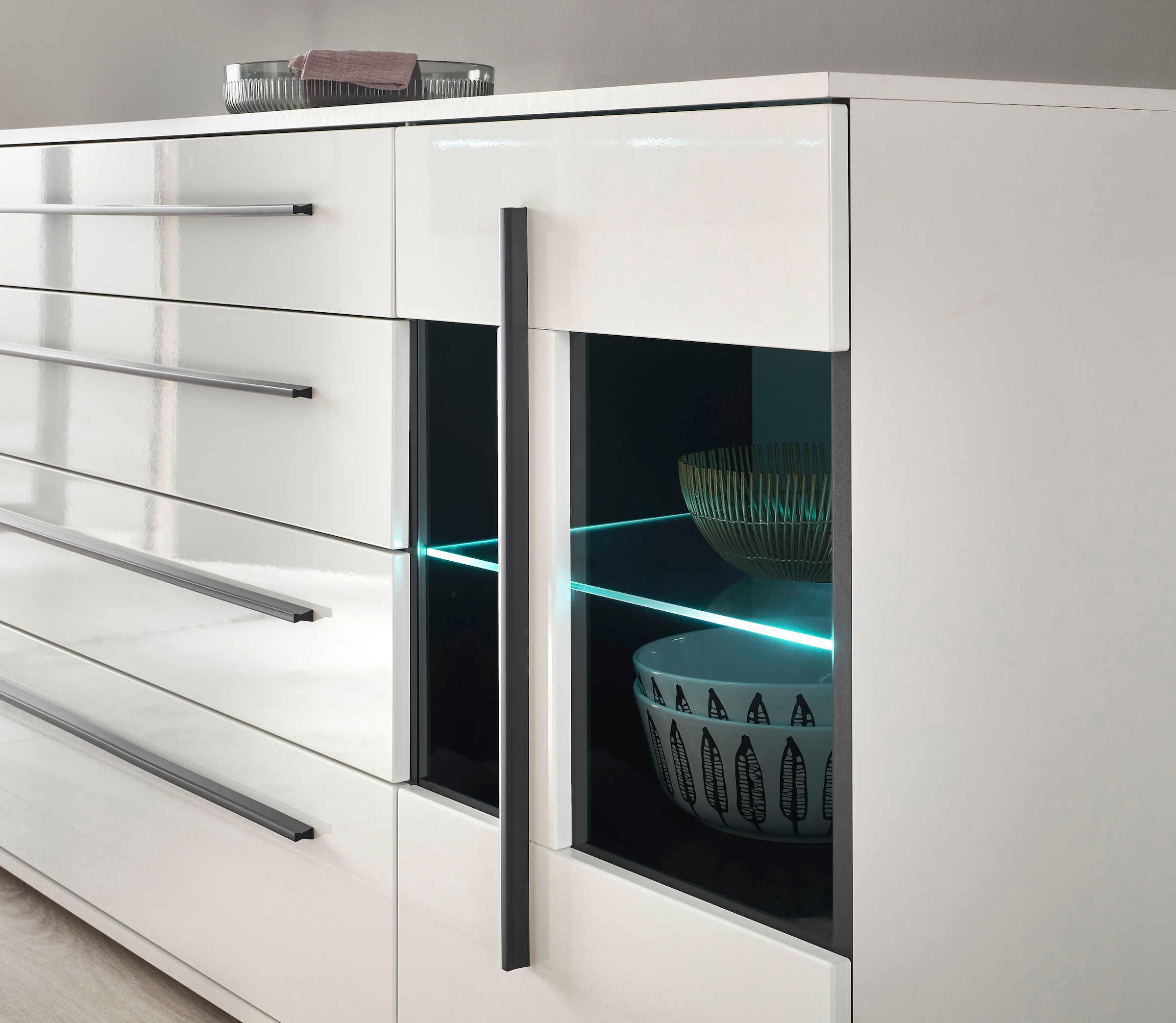 INOSIGN Sideboard »Cantara, moderner Schrank, Kommode in Eiche Evoke oder weiss«, schwarze Stangengriffe, ausreichend Stauraum, vielseitig einsetzbar