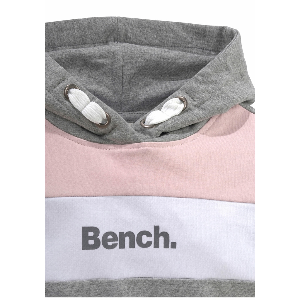 Bench. Kapuzensweatshirt, mit kontrastfarbenen Einsätzen