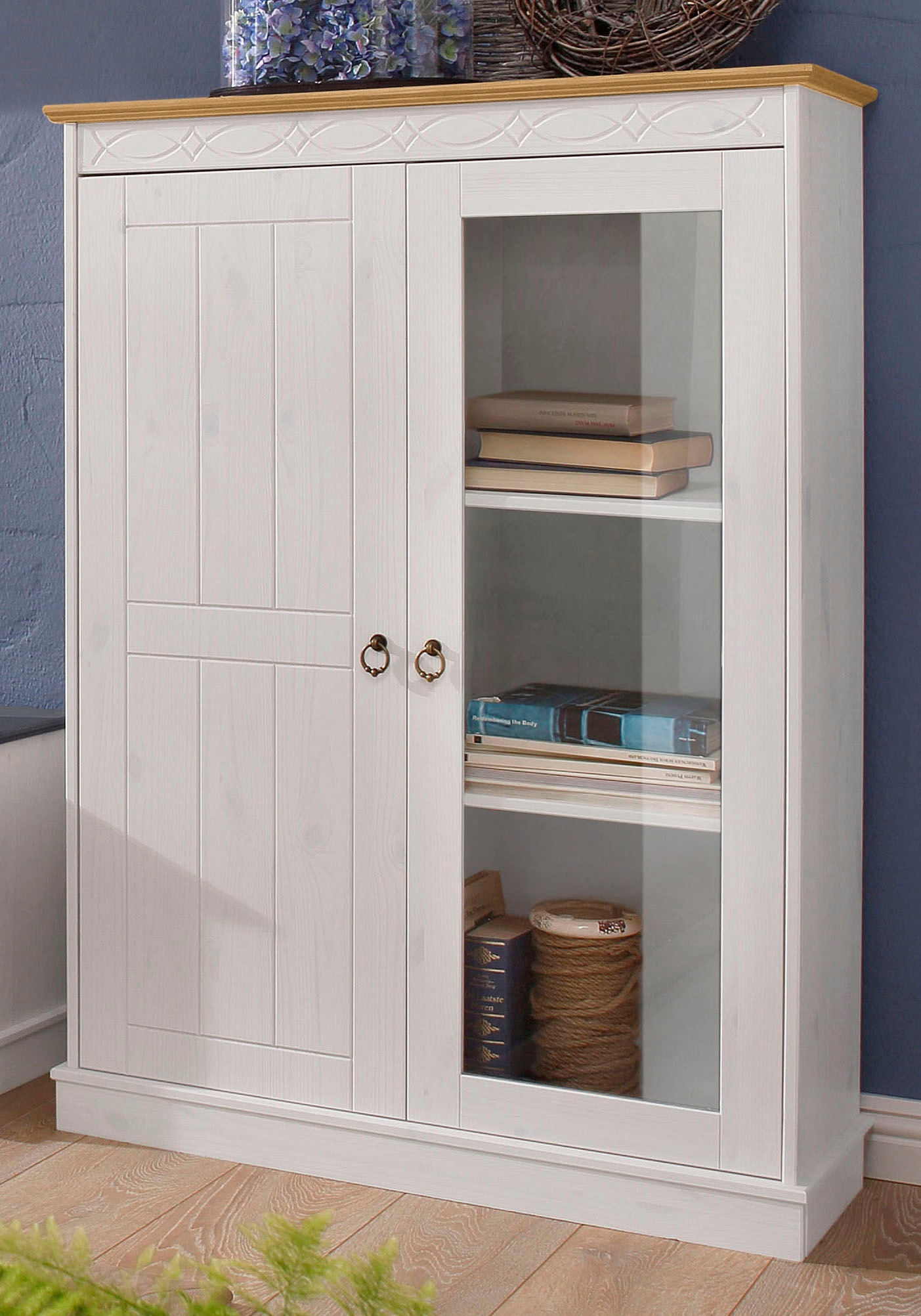 OTTO home "Indra" Vitrine, Breite 85 cm, aus massiver Kiefer