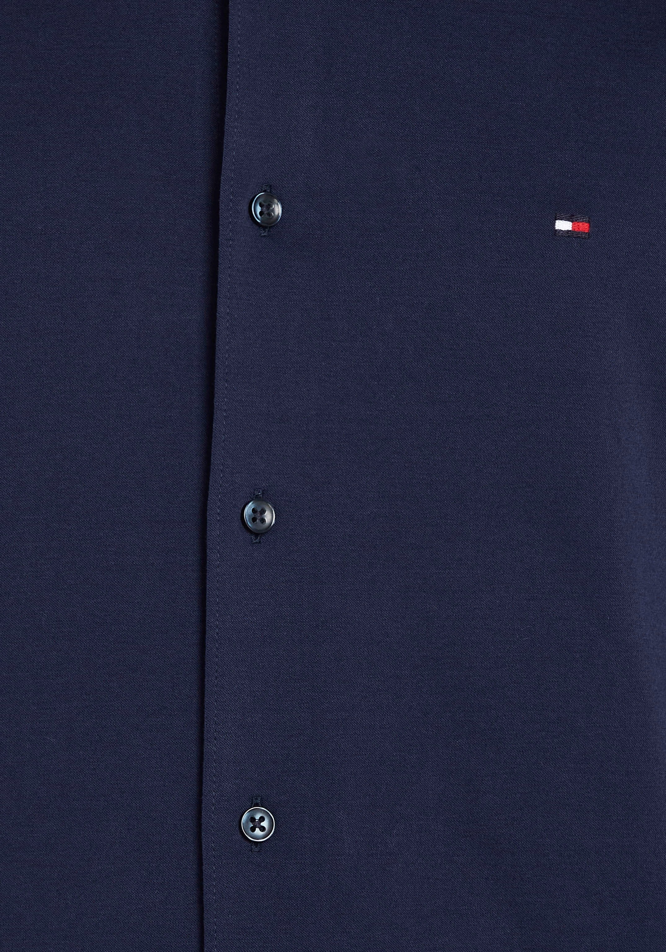 Tommy Hilfiger TAILORED Langarmhemd »CL JERSEY SOLID SF SHIRT«, (1 tlg.),  mit einem farblich abgesetzten Knopf online bestellen | Jelmoli-Versand